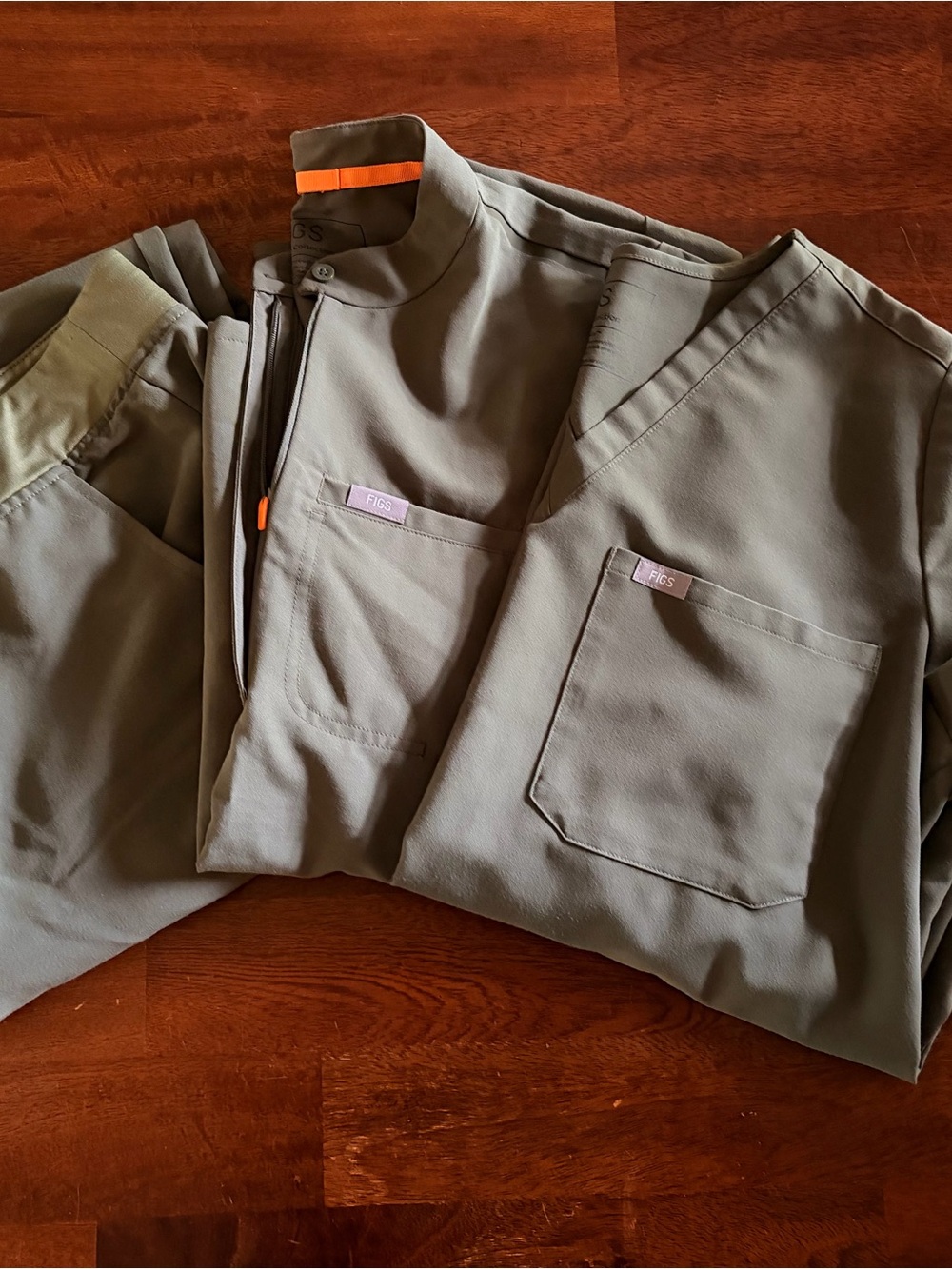 Figs Women’s Olive Green Scrub Set (2 tops and 1 pair of pants)